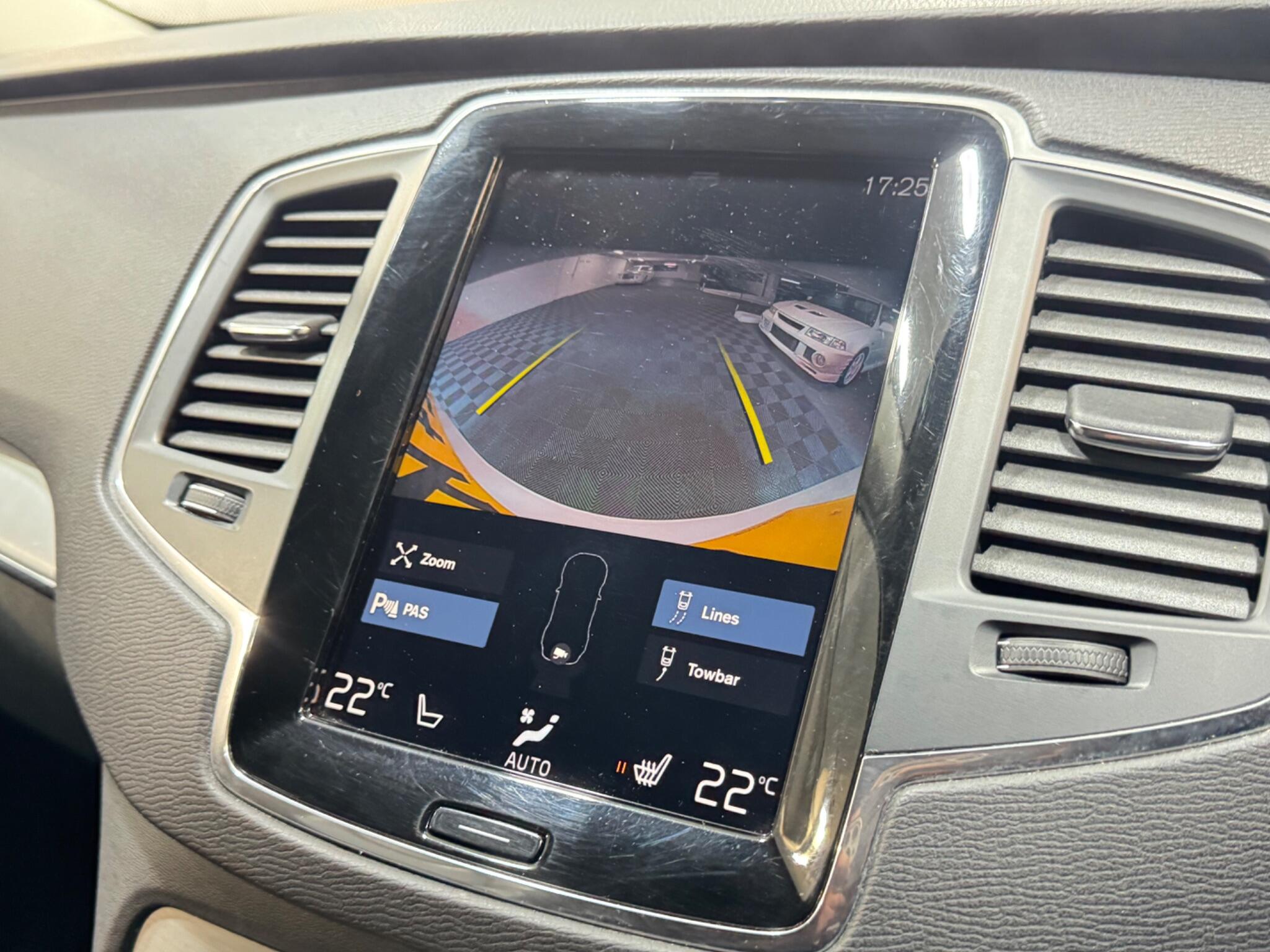 Volvo XC90 - Image 14