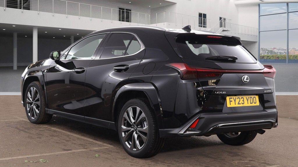Lexus UX - Image 4