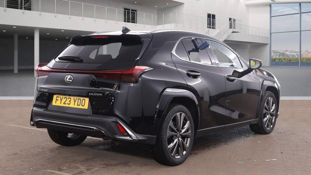 Lexus UX - Image 5