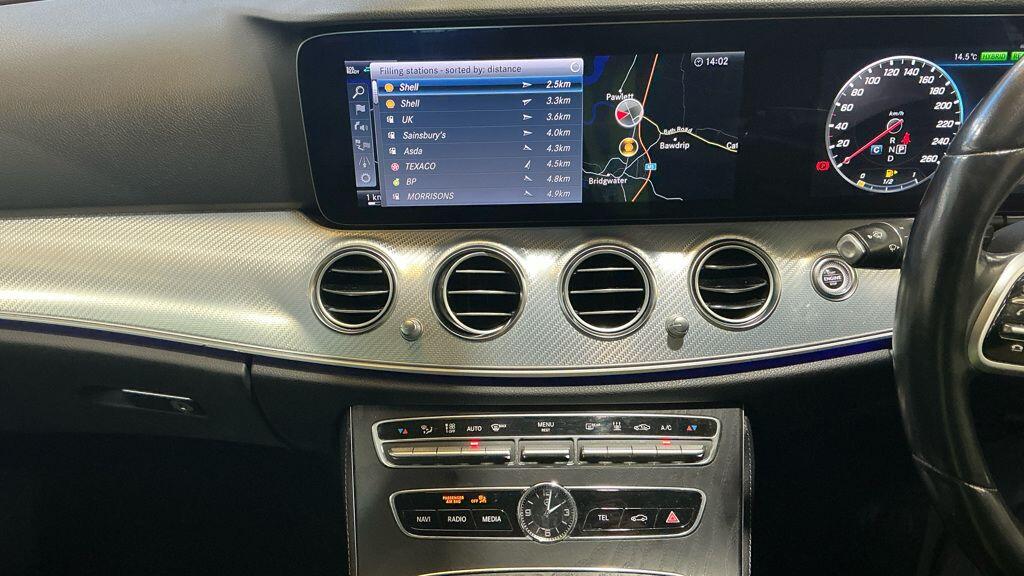 Mercedes-benz E-CLASS - Image 2