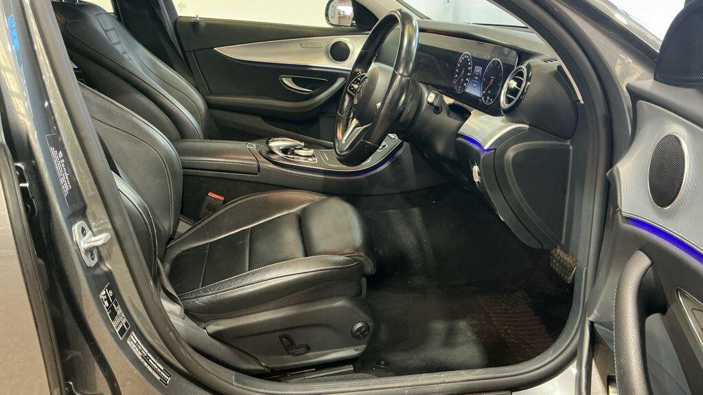 Mercedes-benz E-CLASS - Image 3