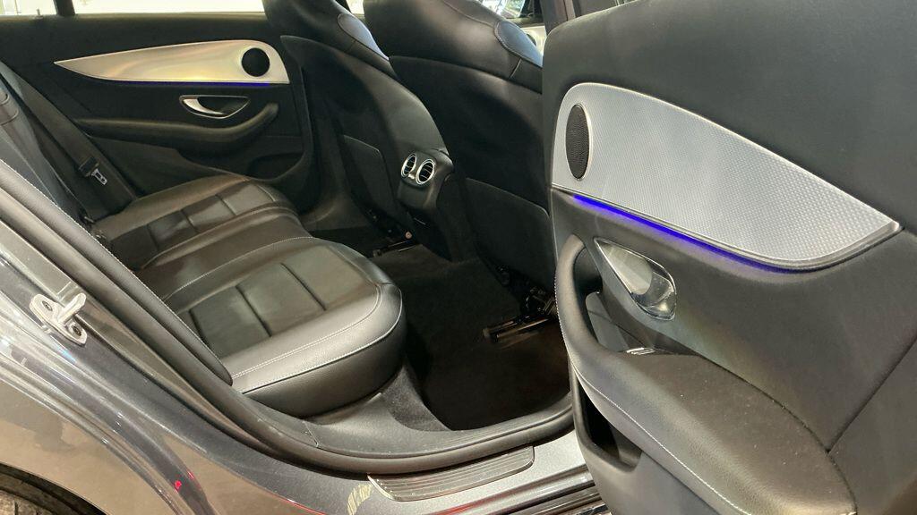 Mercedes-benz E-CLASS - Image 8