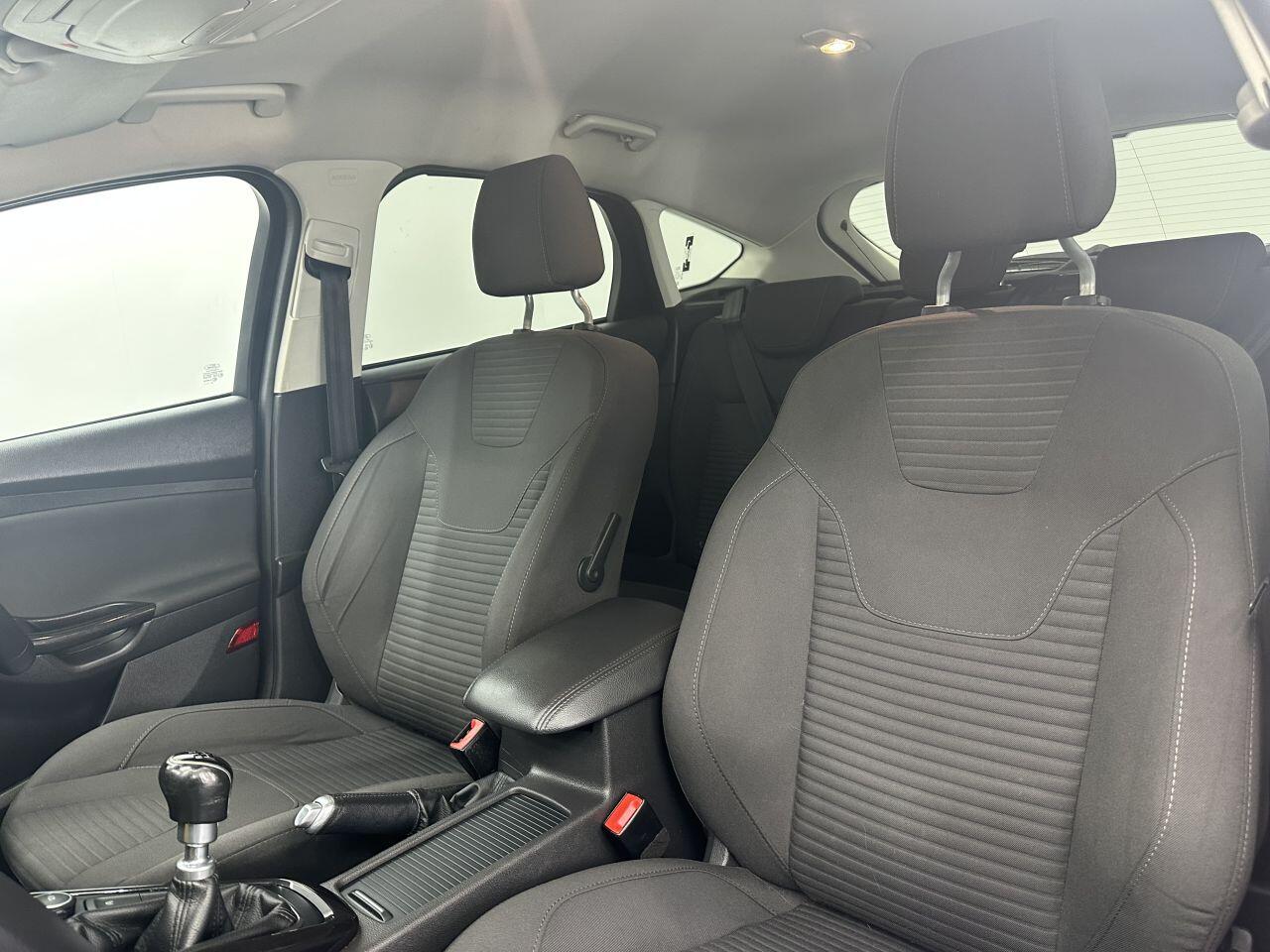 Ford Focus - Image 20