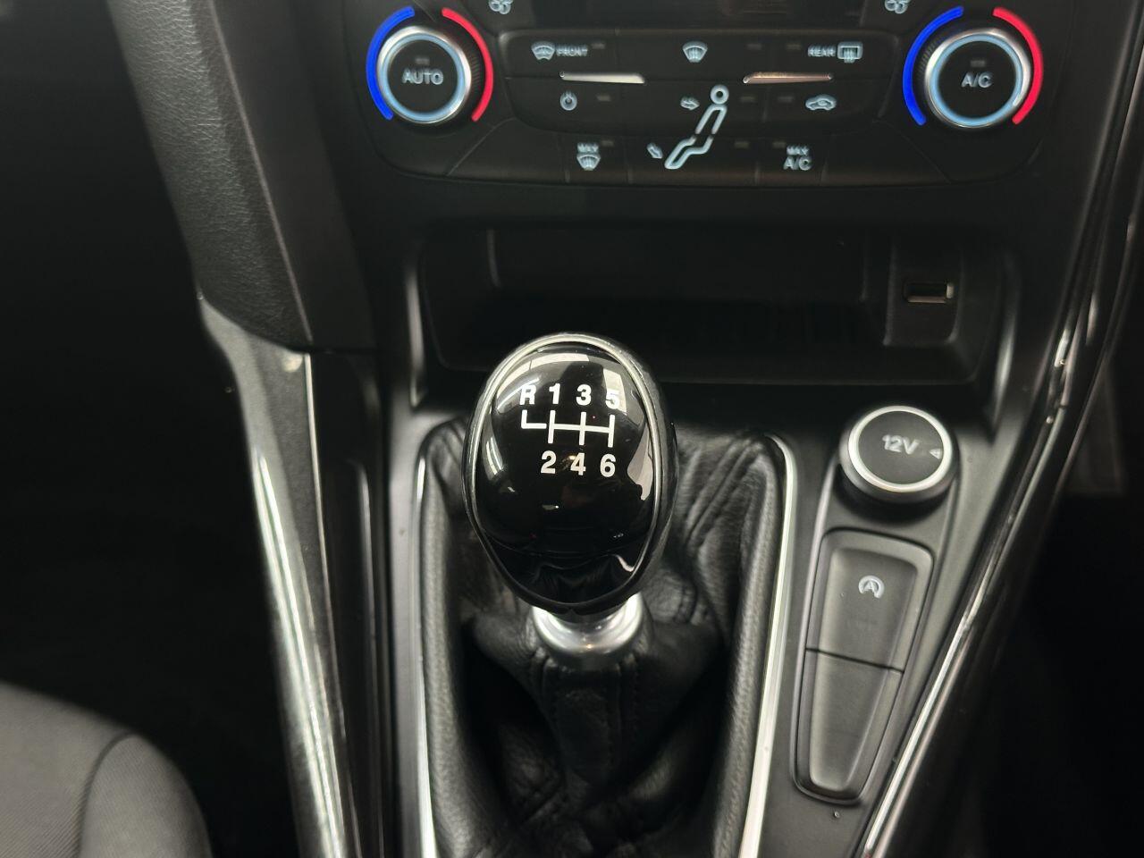 Ford Focus - Image 28