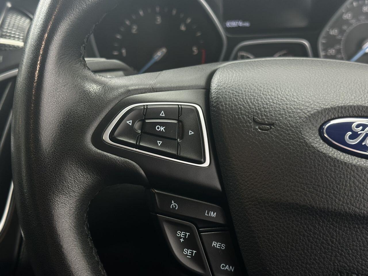 Ford Focus - Image 38