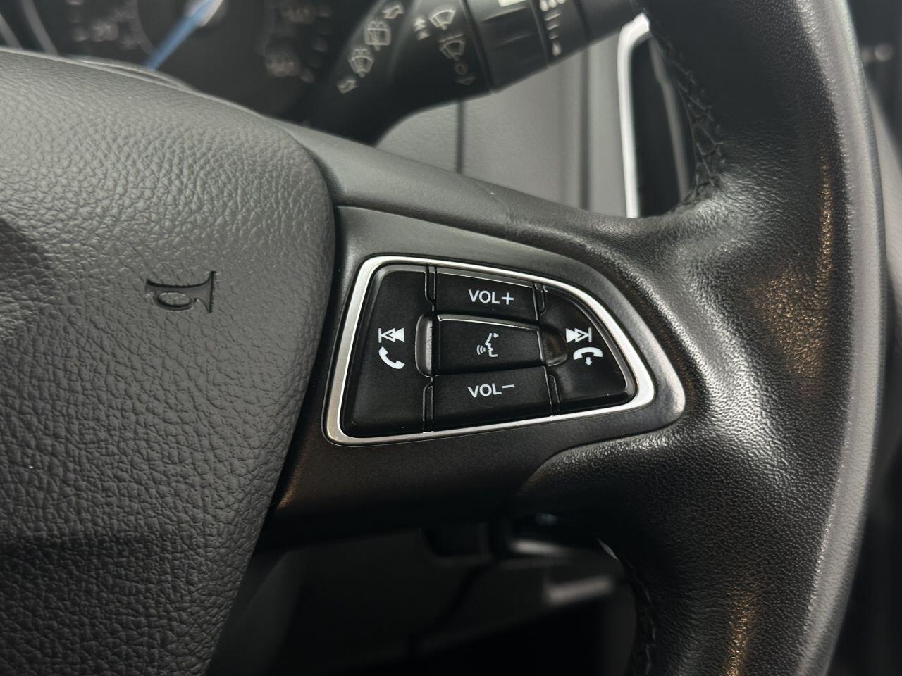 Ford Focus - Image 39