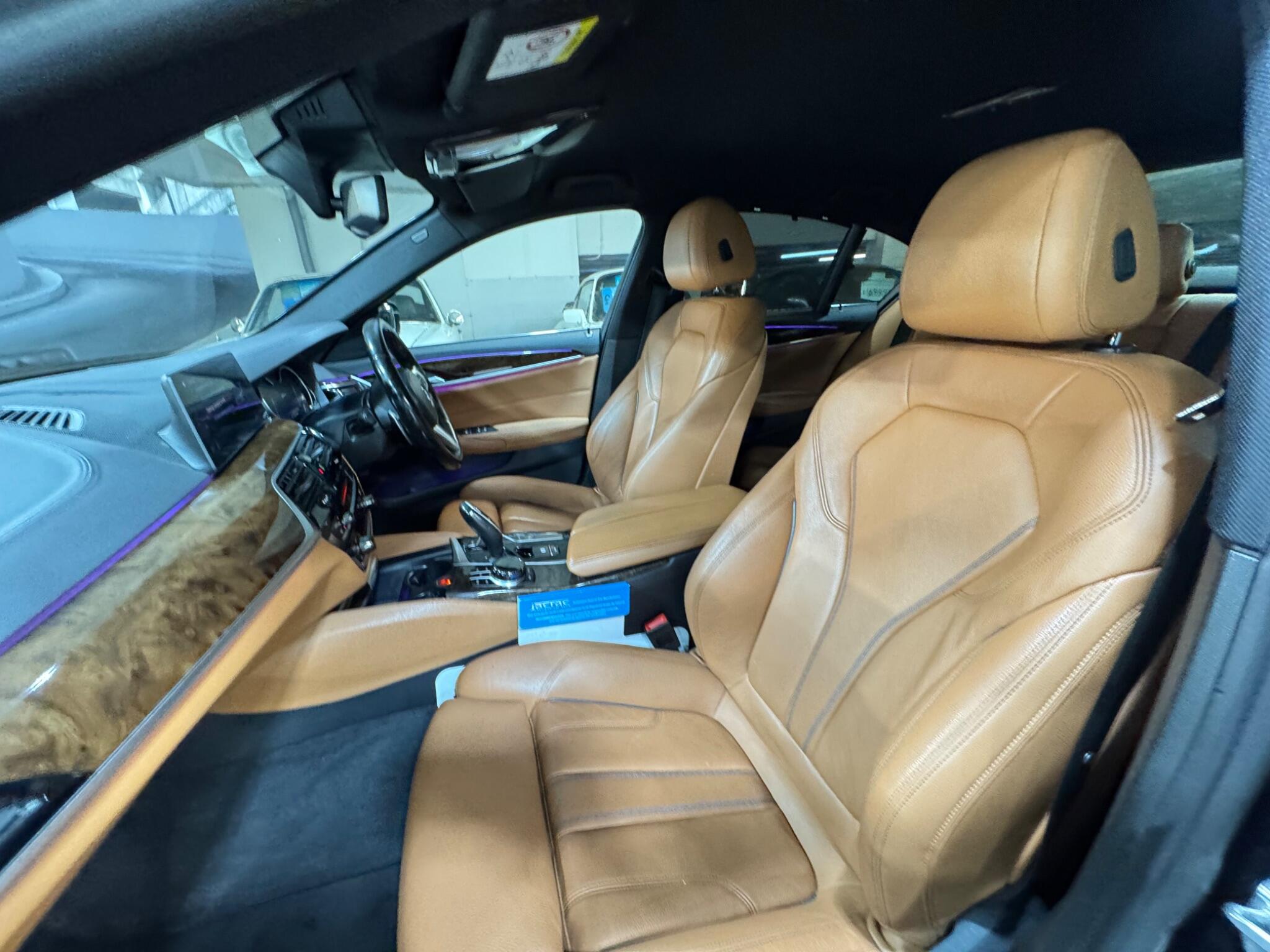 BMW 5 Series - Image 10