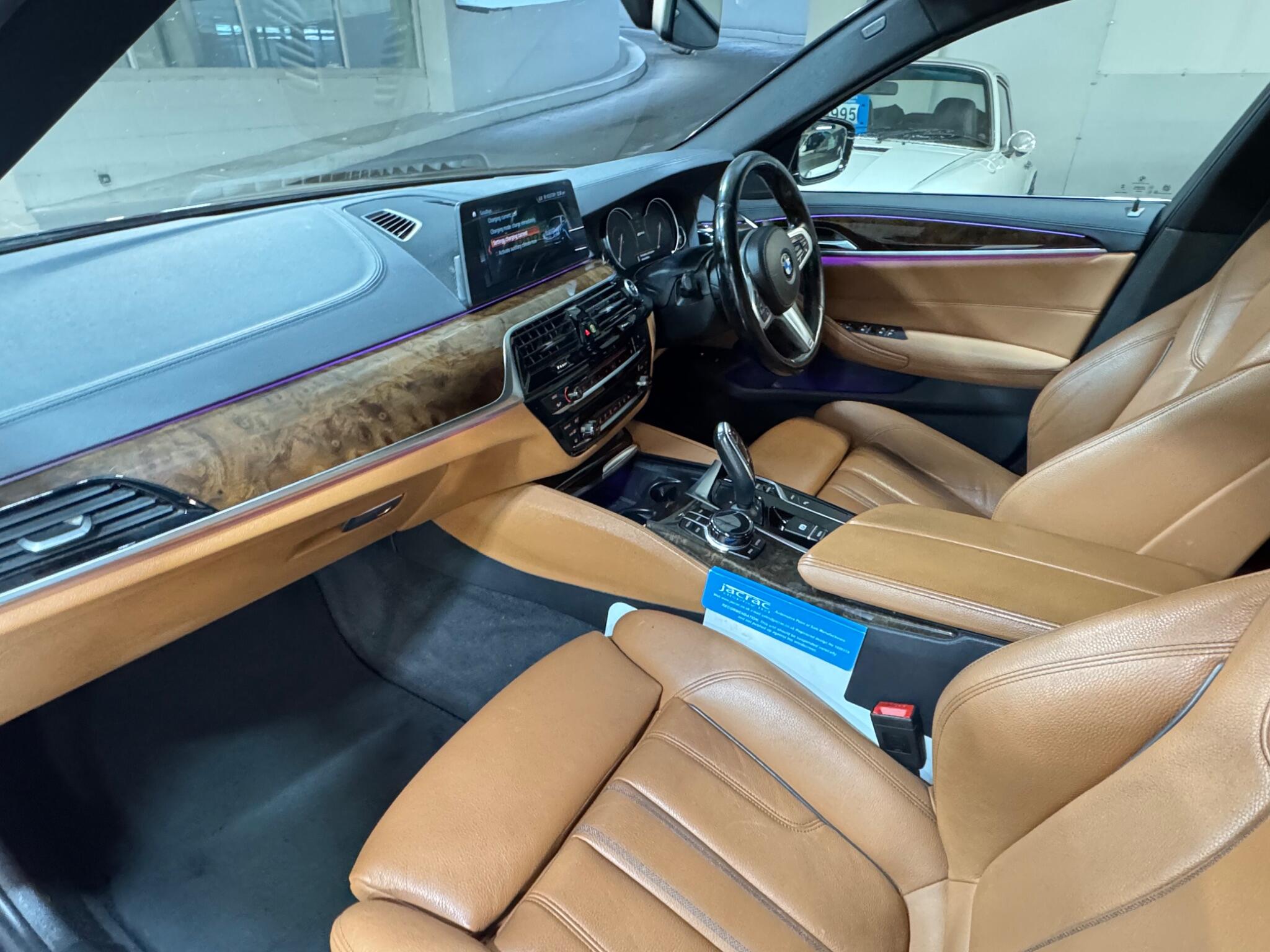 BMW 5 Series - Image 11