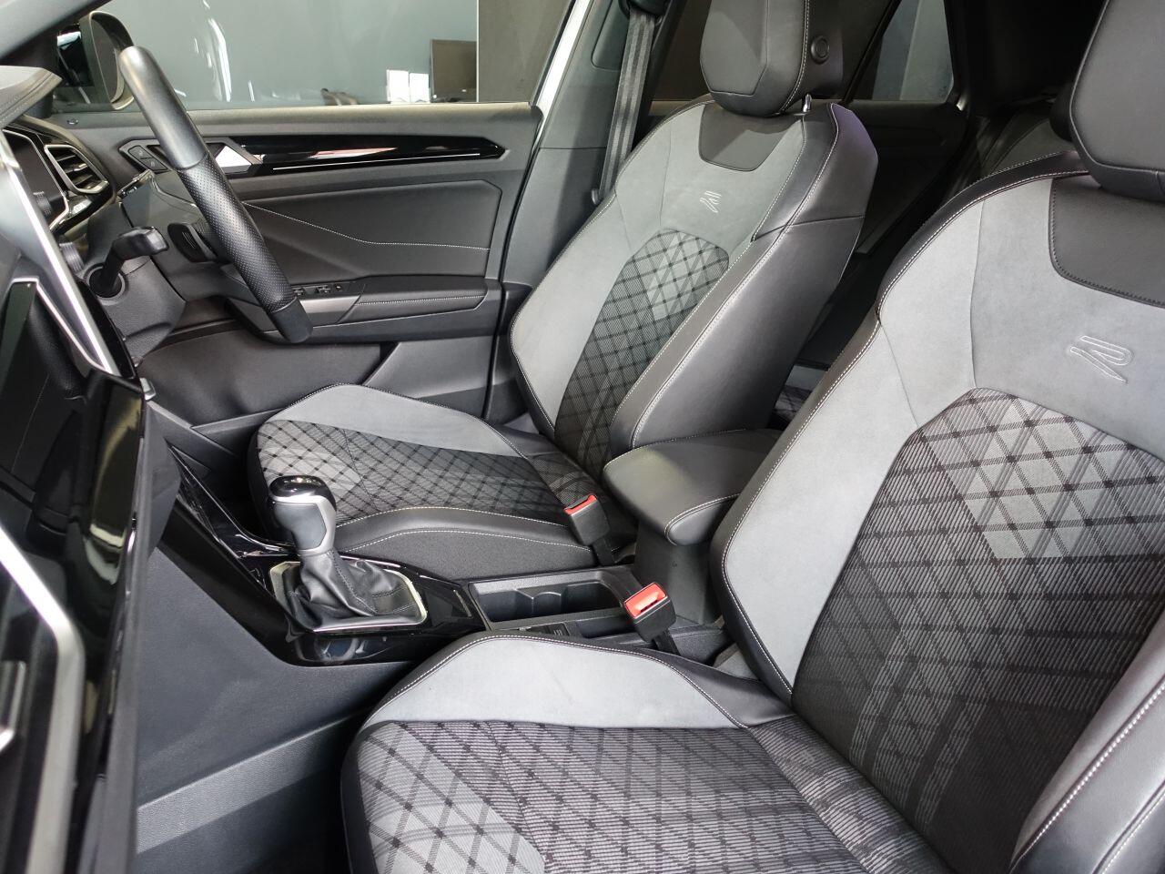 Volkswagen T-Roc - Image 15