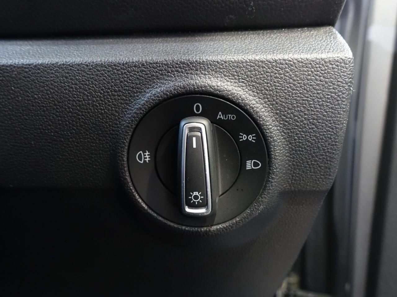 Volkswagen T-Roc - Image 19