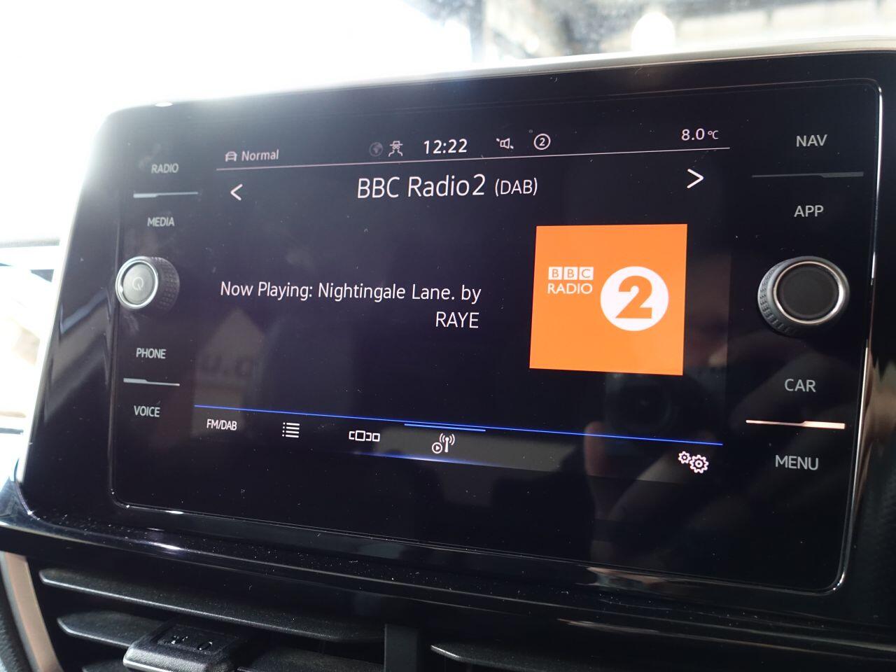 Volkswagen T-Roc - Image 25