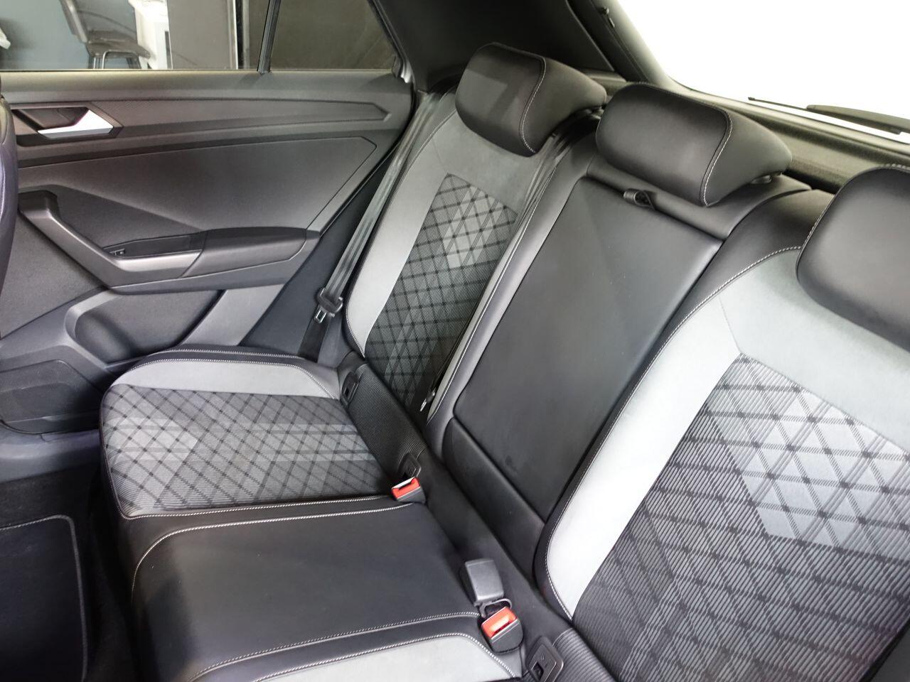 Volkswagen T-Roc - Image 38