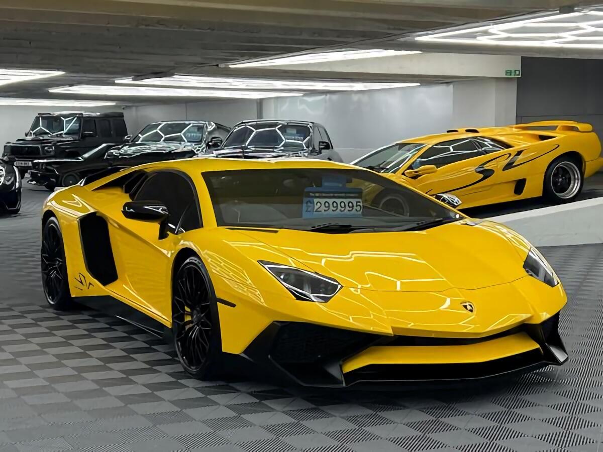 Lamborghini Aventador