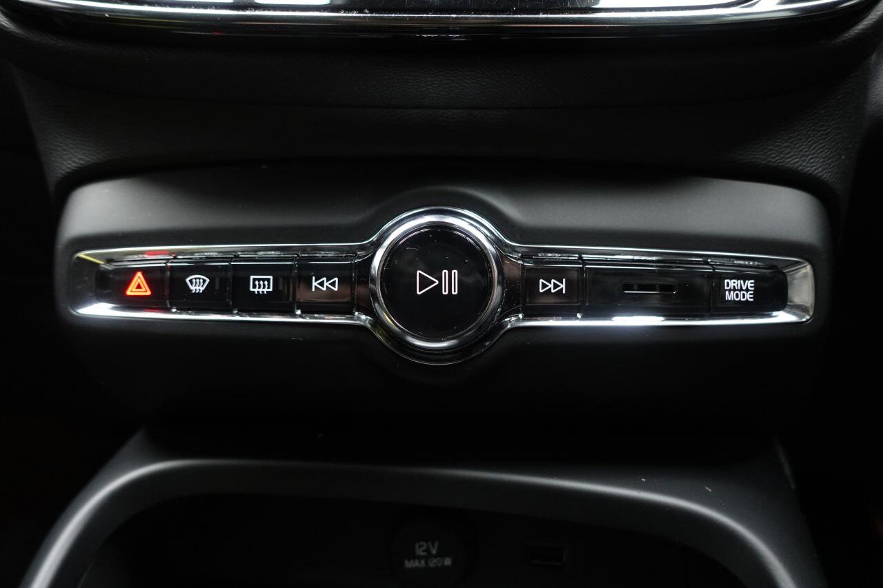 Volvo XC40 - Image 26
