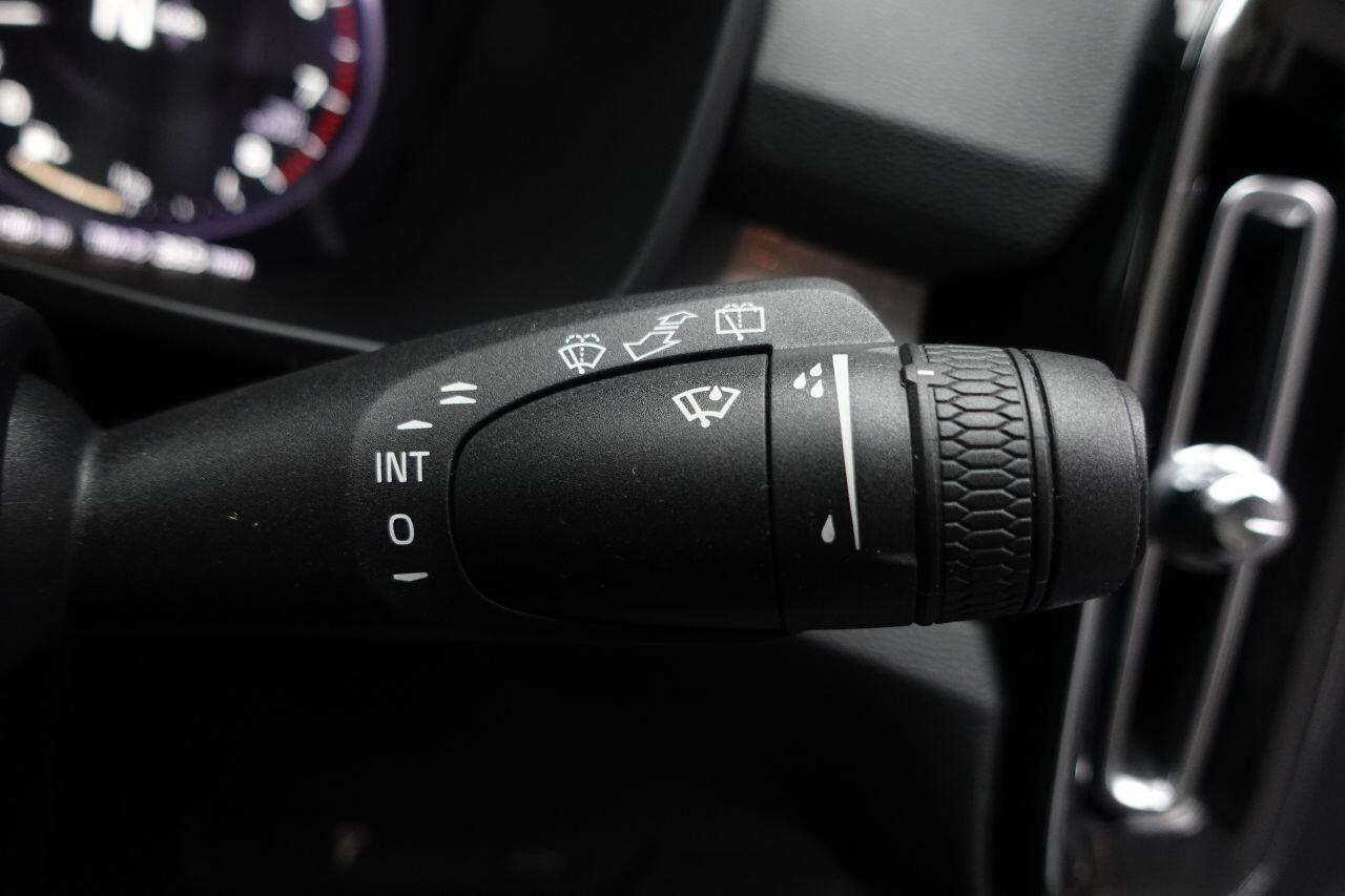 Volvo XC40 - Image 35