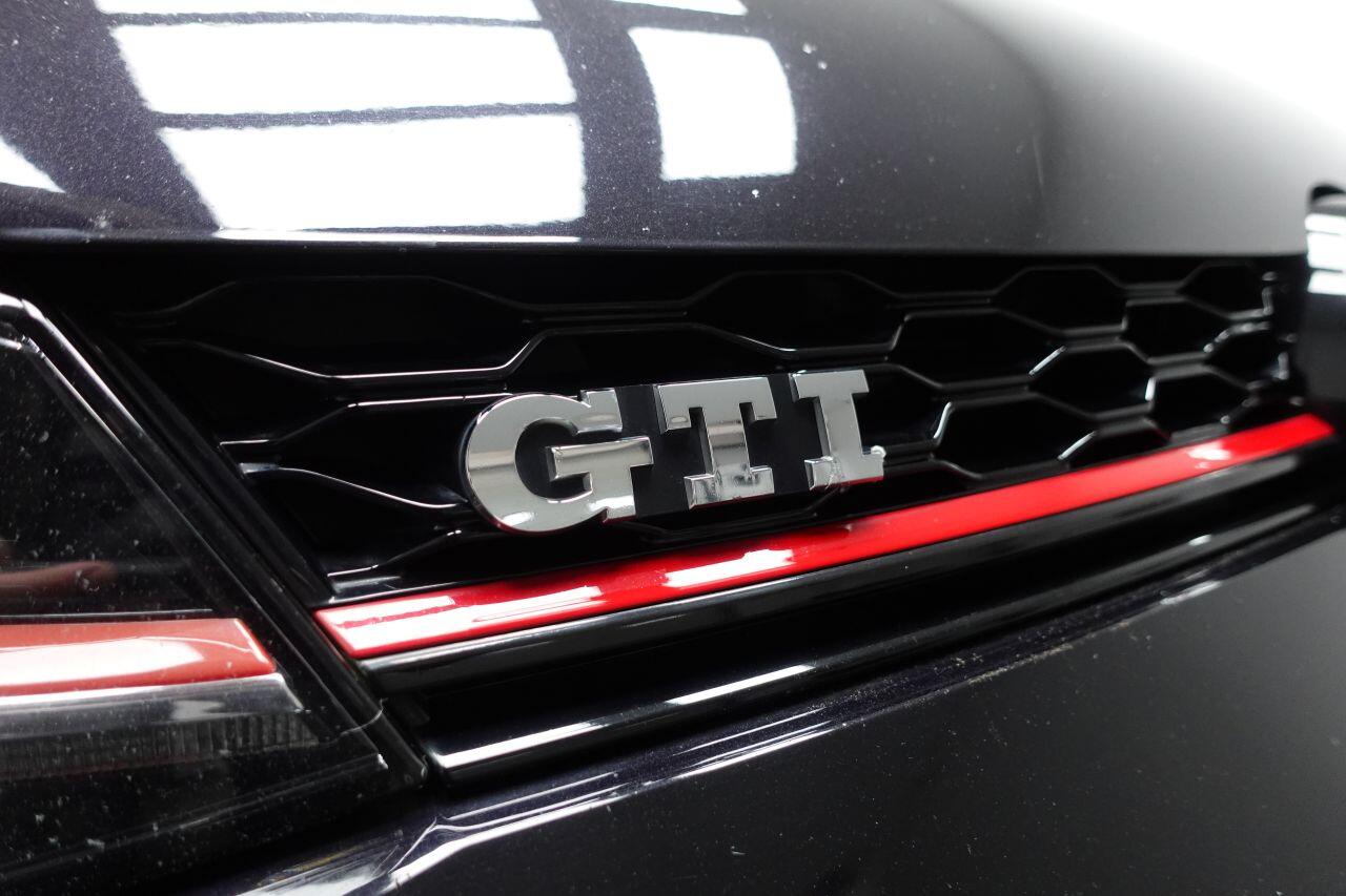 Volkswagen Golf - Image 18