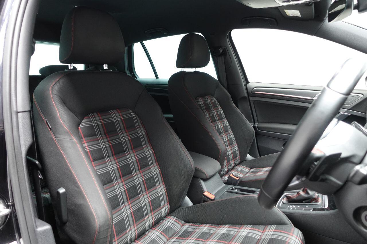 Volkswagen Golf - Image 20