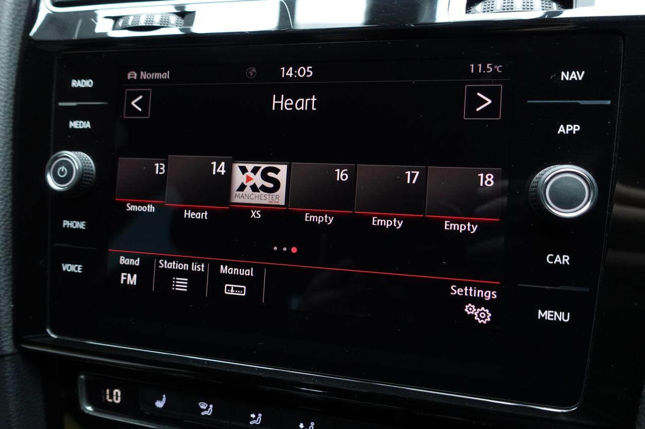 Volkswagen Golf - Image 29