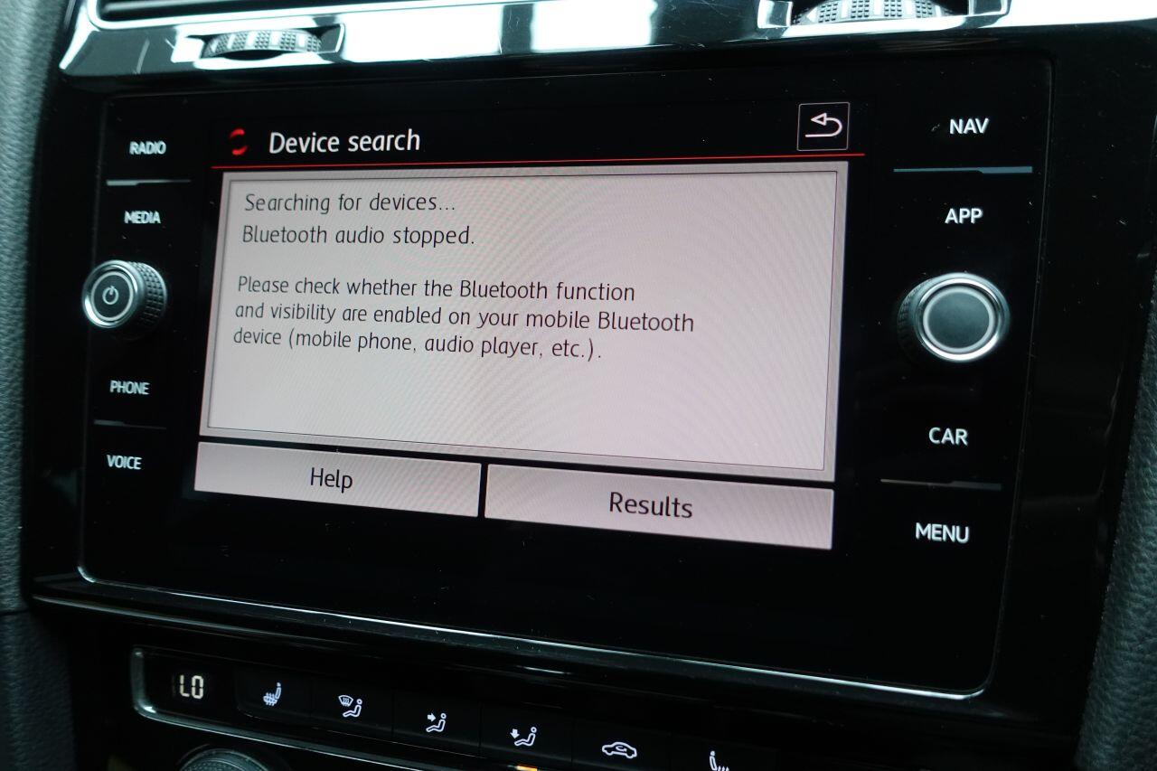 Volkswagen Golf - Image 32