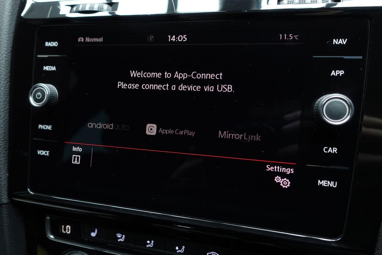 Volkswagen Golf - Image 33