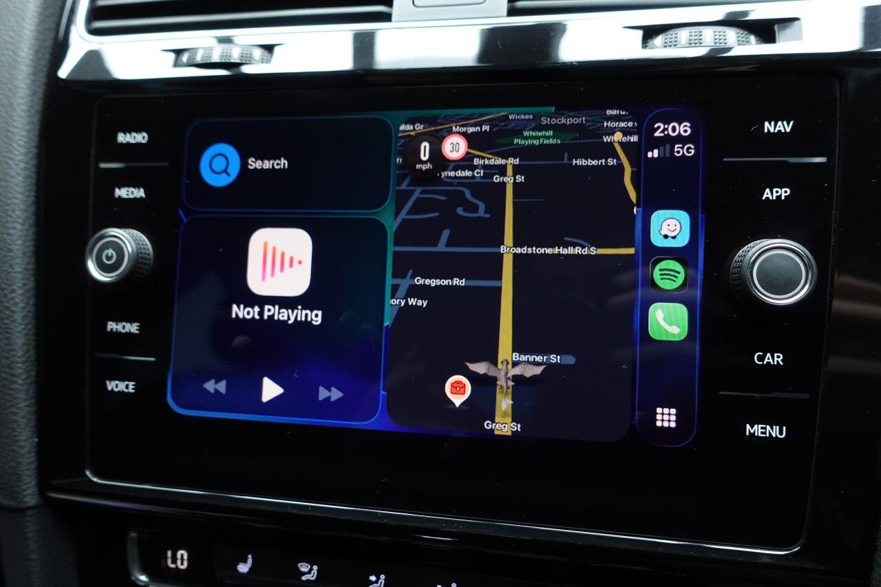 Volkswagen Golf - Image 37