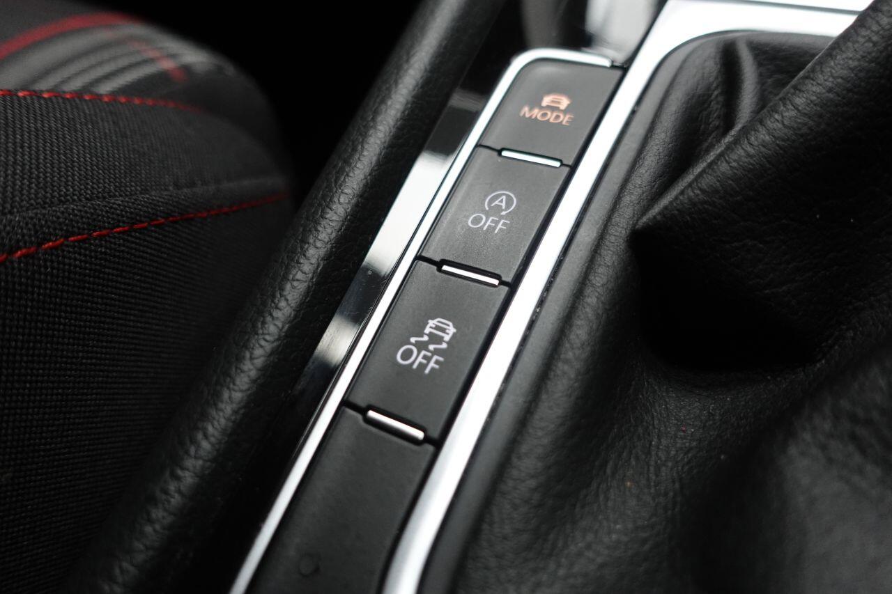 Volkswagen Golf - Image 42