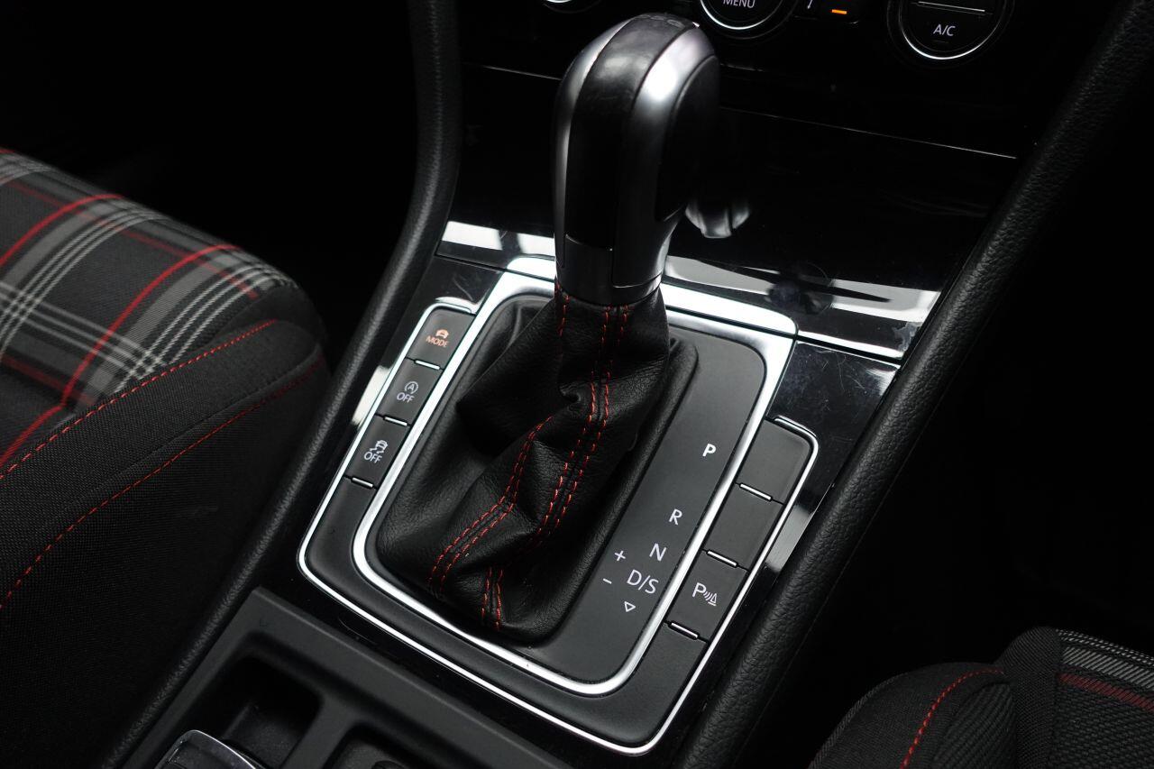 Volkswagen Golf - Image 44