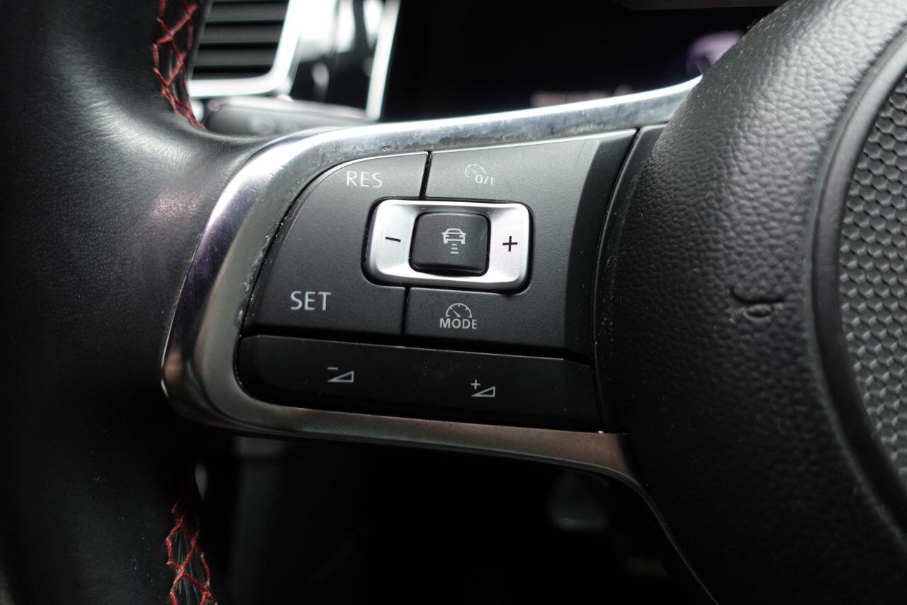 Volkswagen Golf - Image 48