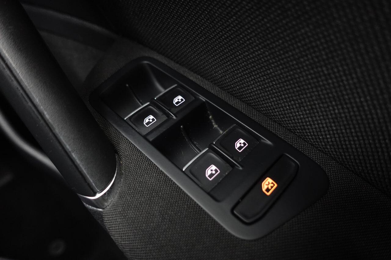 Volkswagen Golf - Image 53