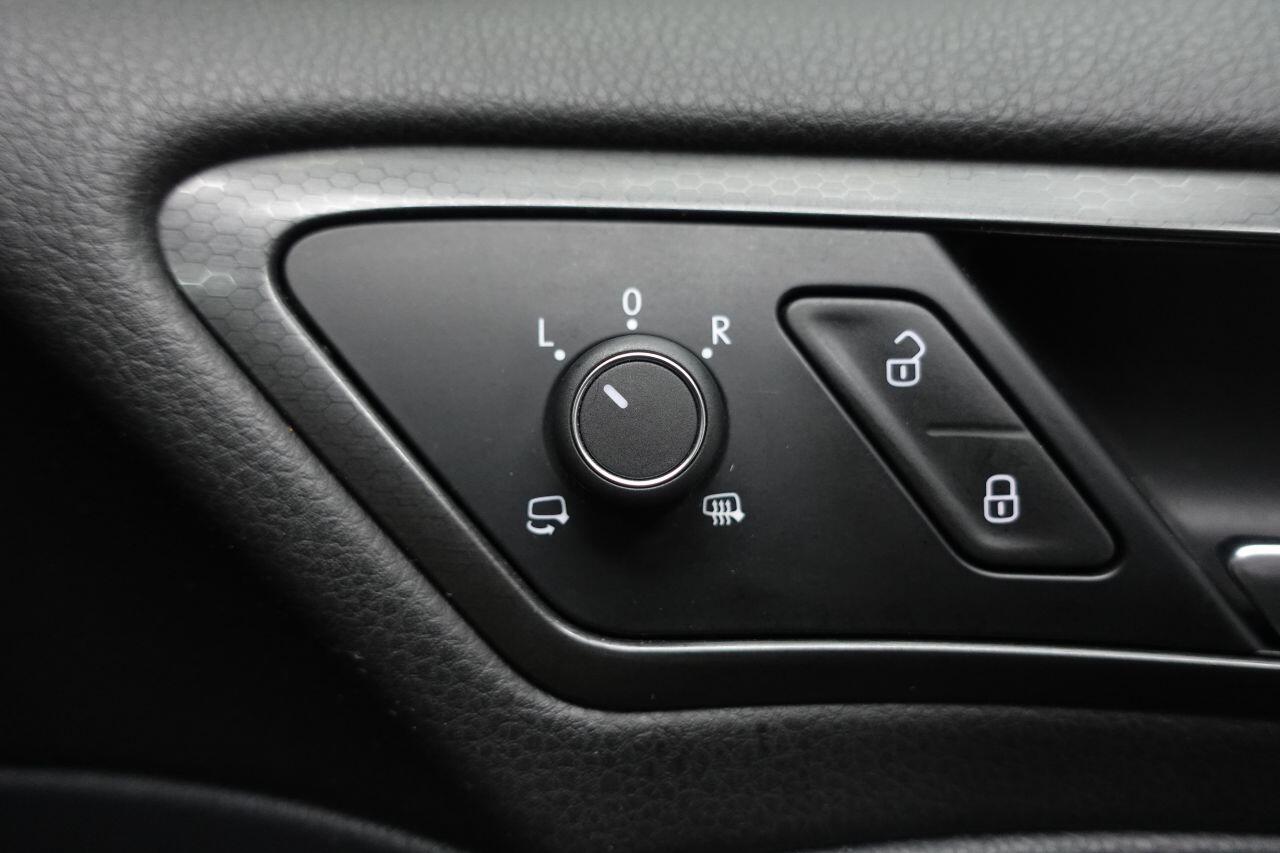 Volkswagen Golf - Image 54