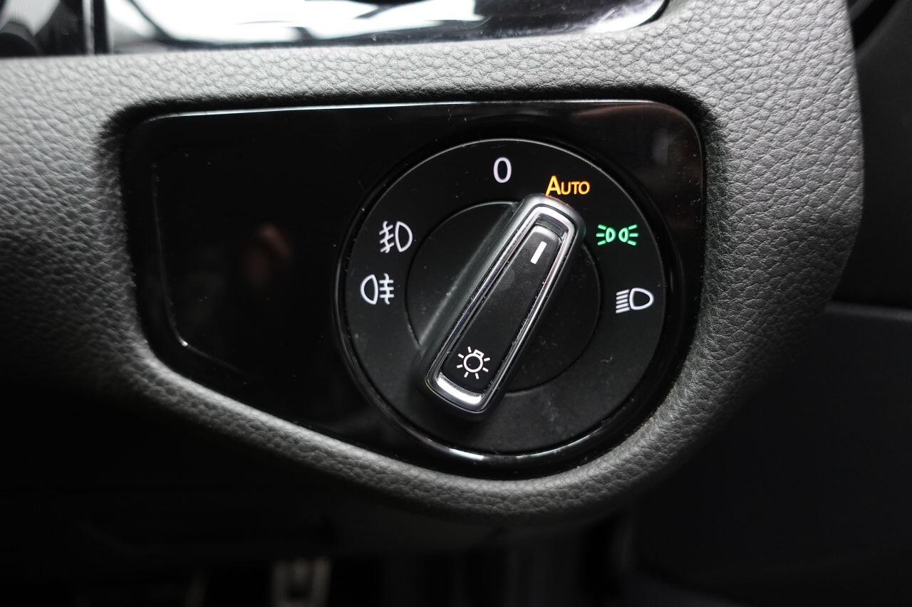 Volkswagen Golf - Image 55