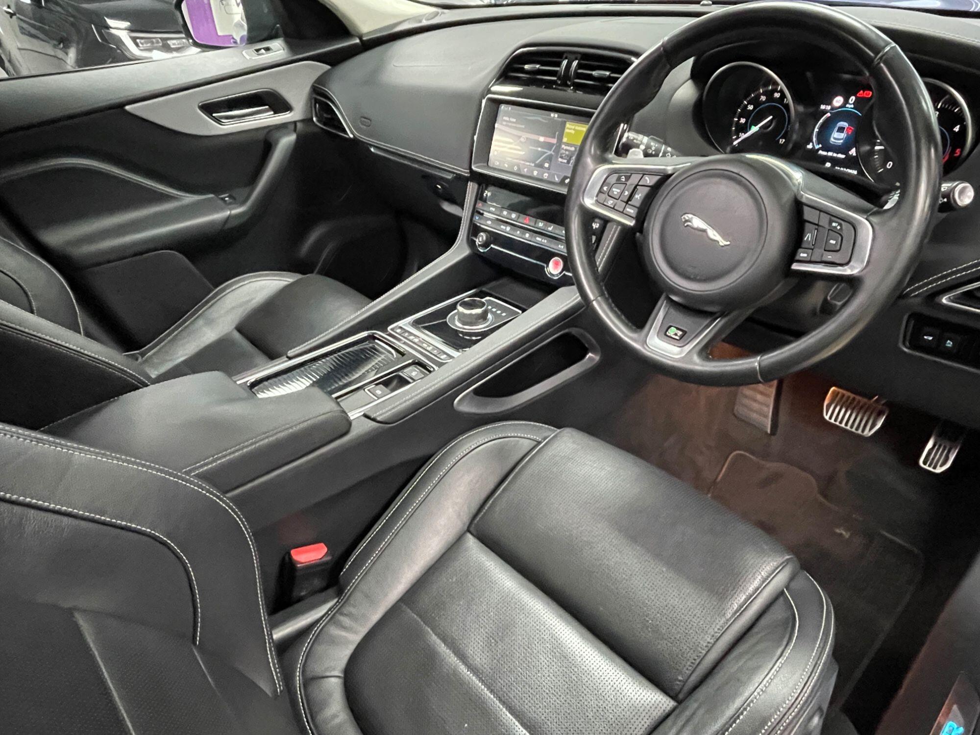 Jaguar F-Pace - Image 24