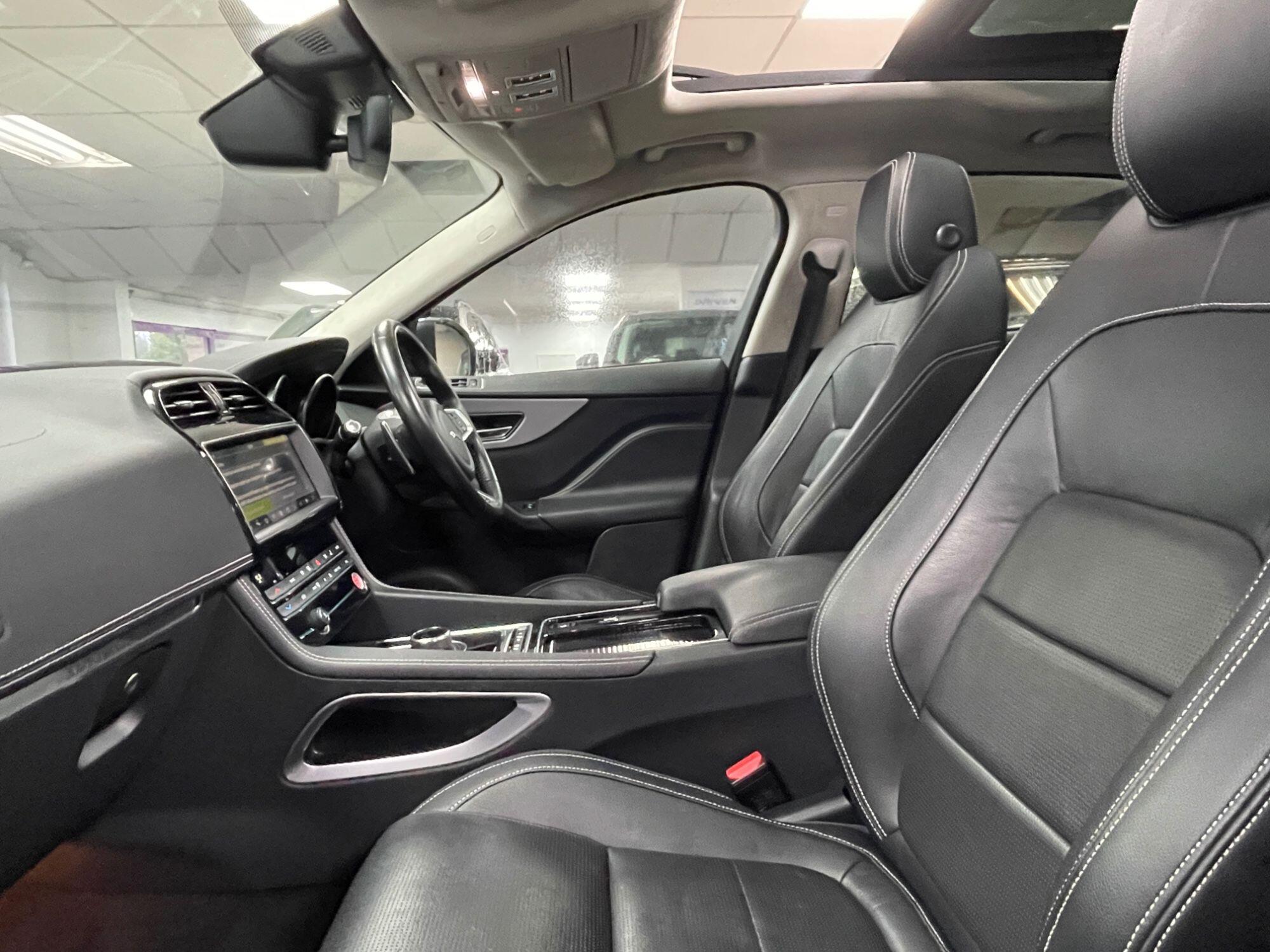 Jaguar F-Pace - Image 32