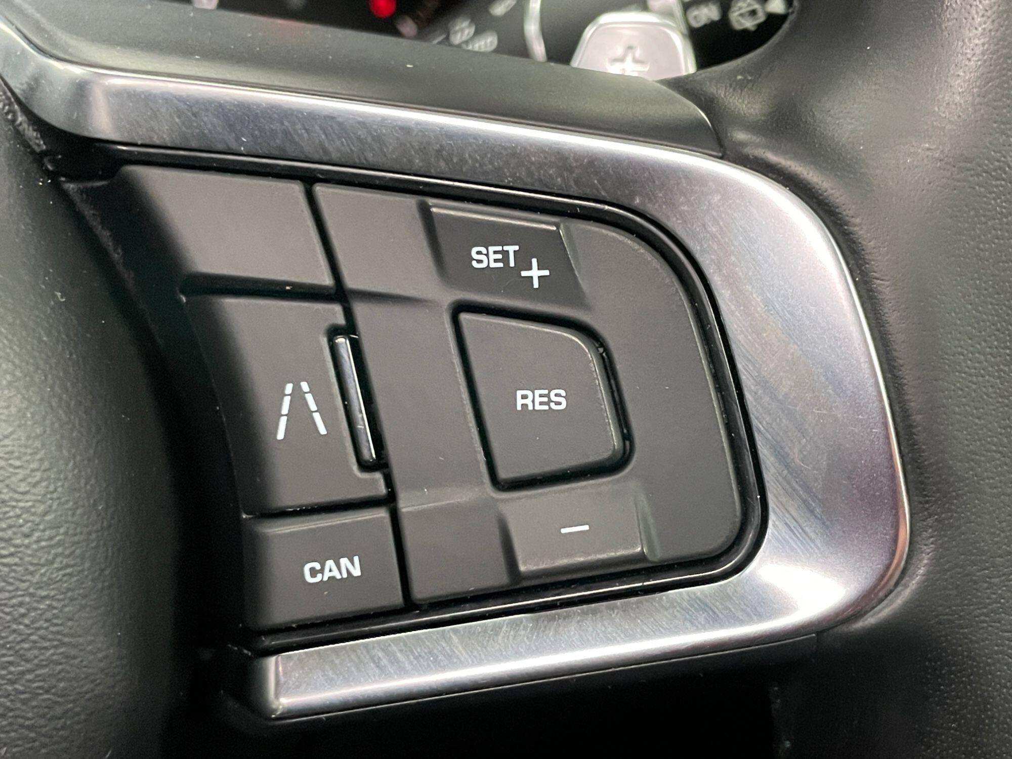 Jaguar F-Pace - Image 37