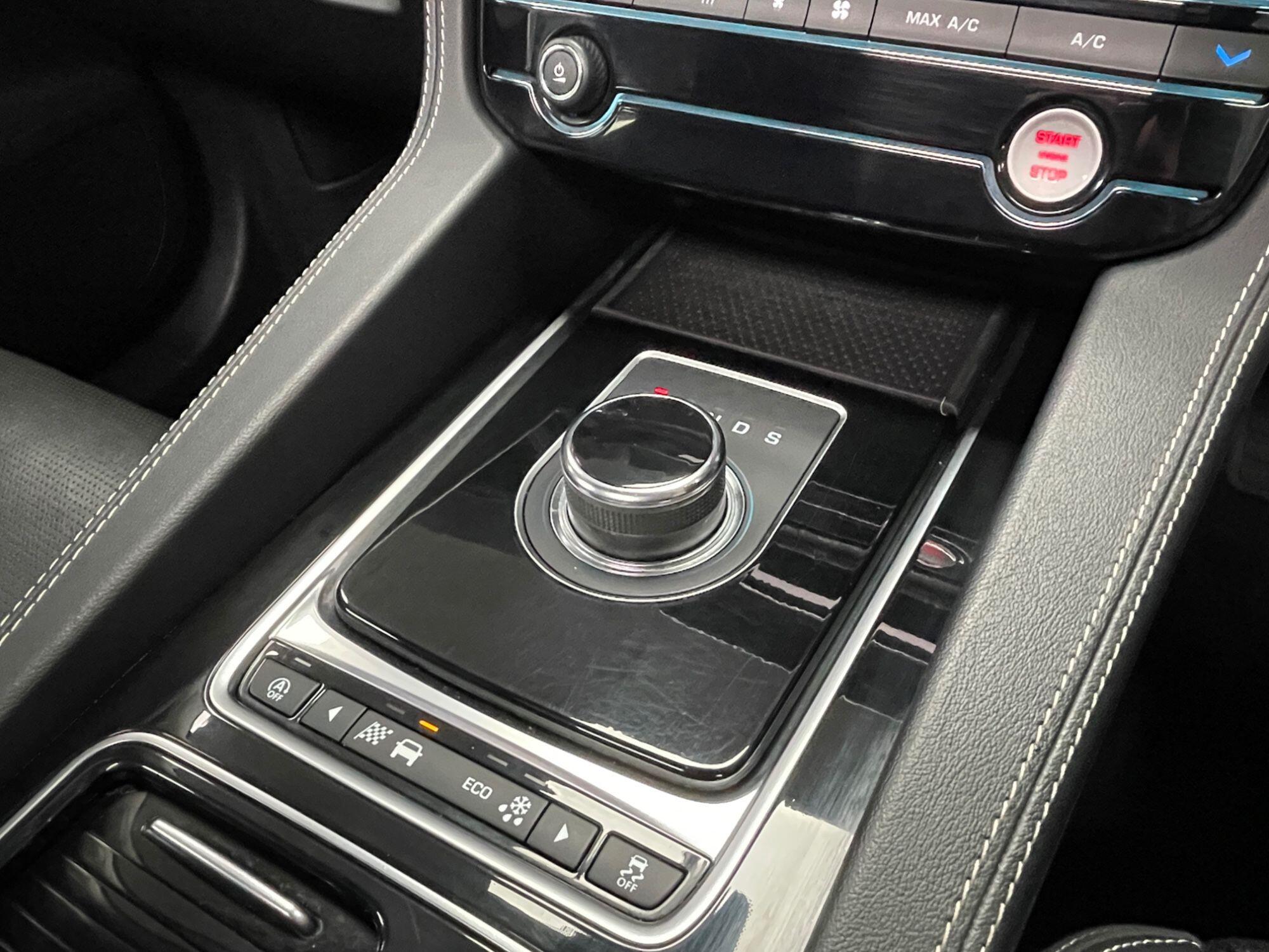 Jaguar F-Pace - Image 47