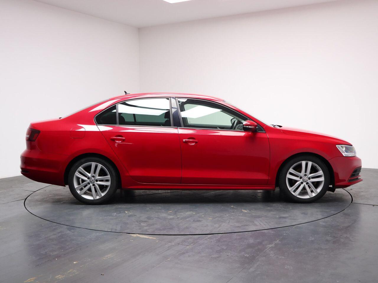 Volkswagen Jetta - Image 14