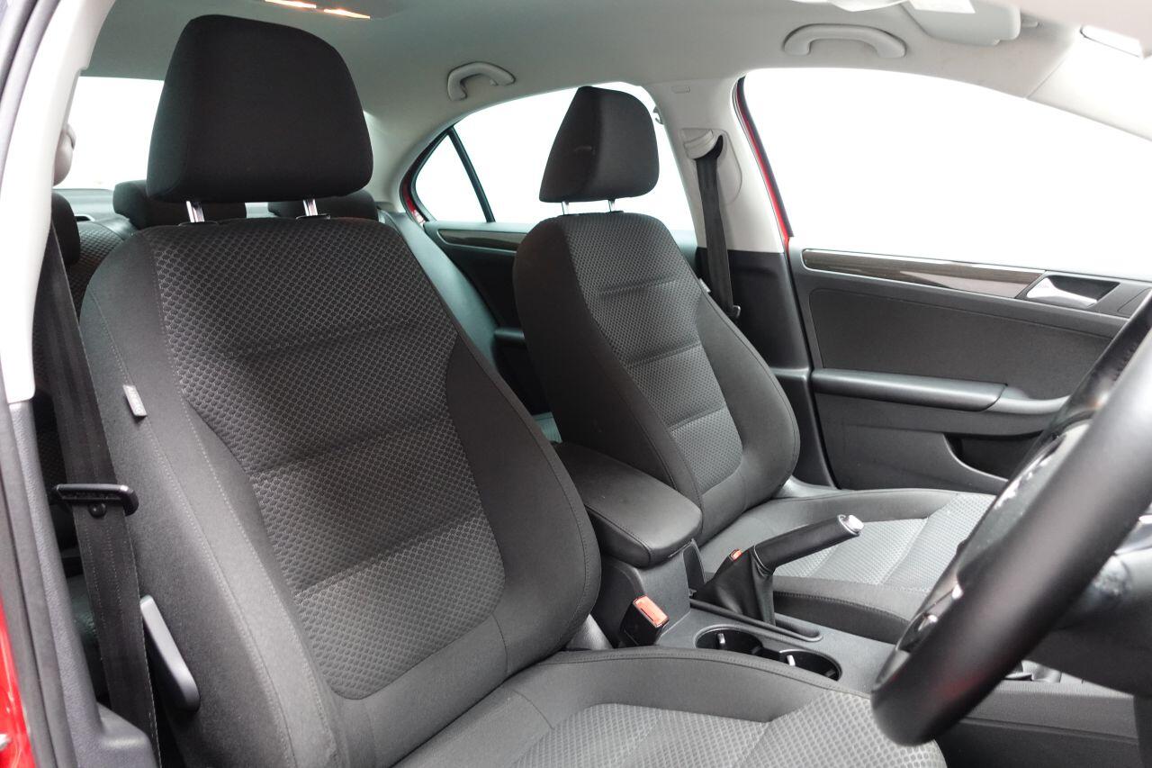 Volkswagen Jetta - Image 2