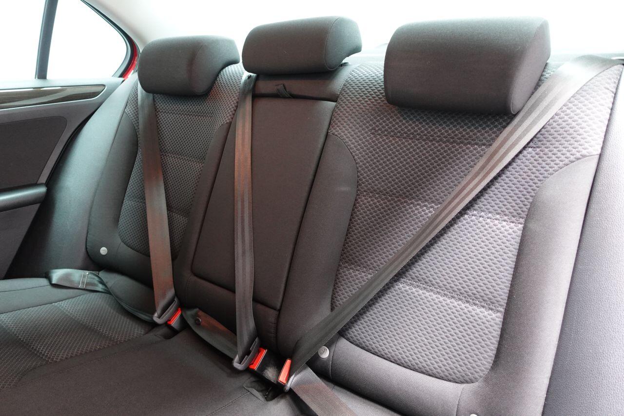 Volkswagen Jetta - Image 20