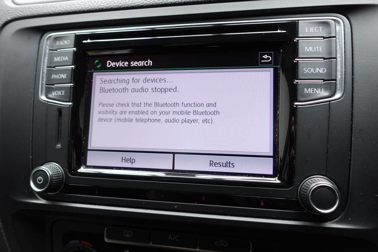 Volkswagen Jetta - Image 24