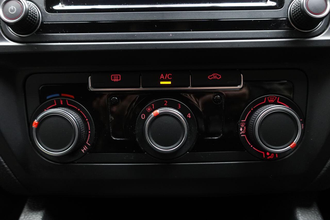 Volkswagen Jetta - Image 33