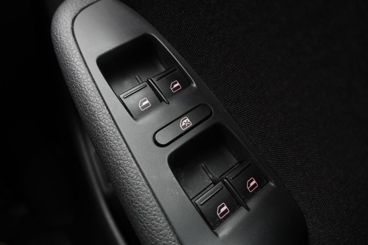 Volkswagen Jetta - Image 39