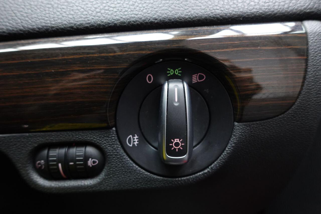 Volkswagen Jetta - Image 42