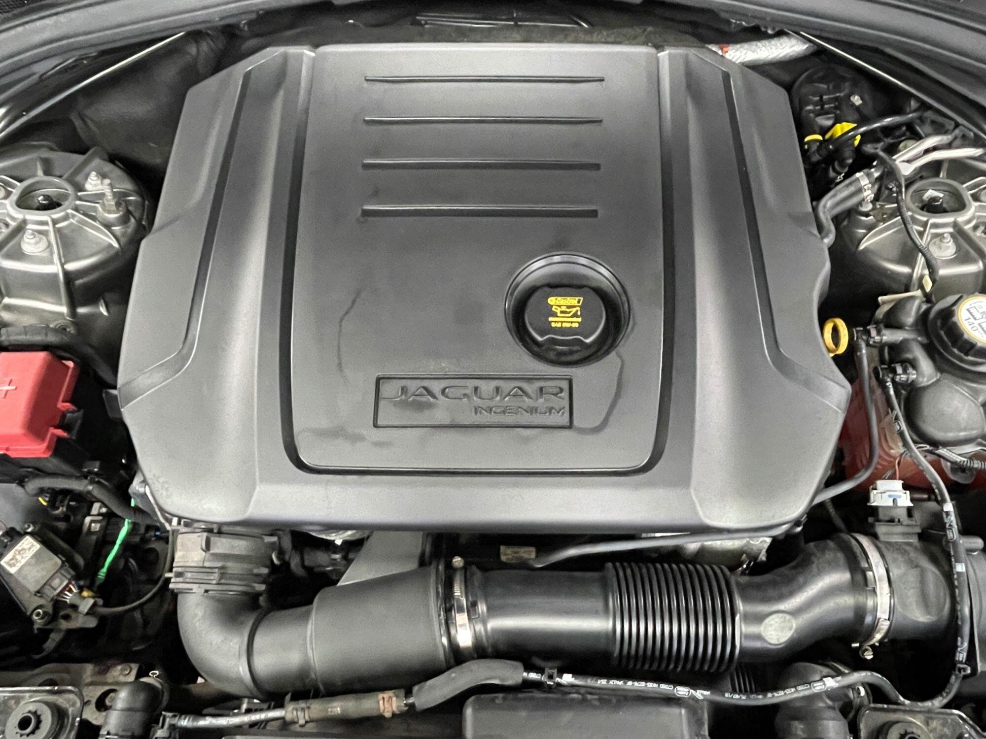 Jaguar F-Pace - Image 18