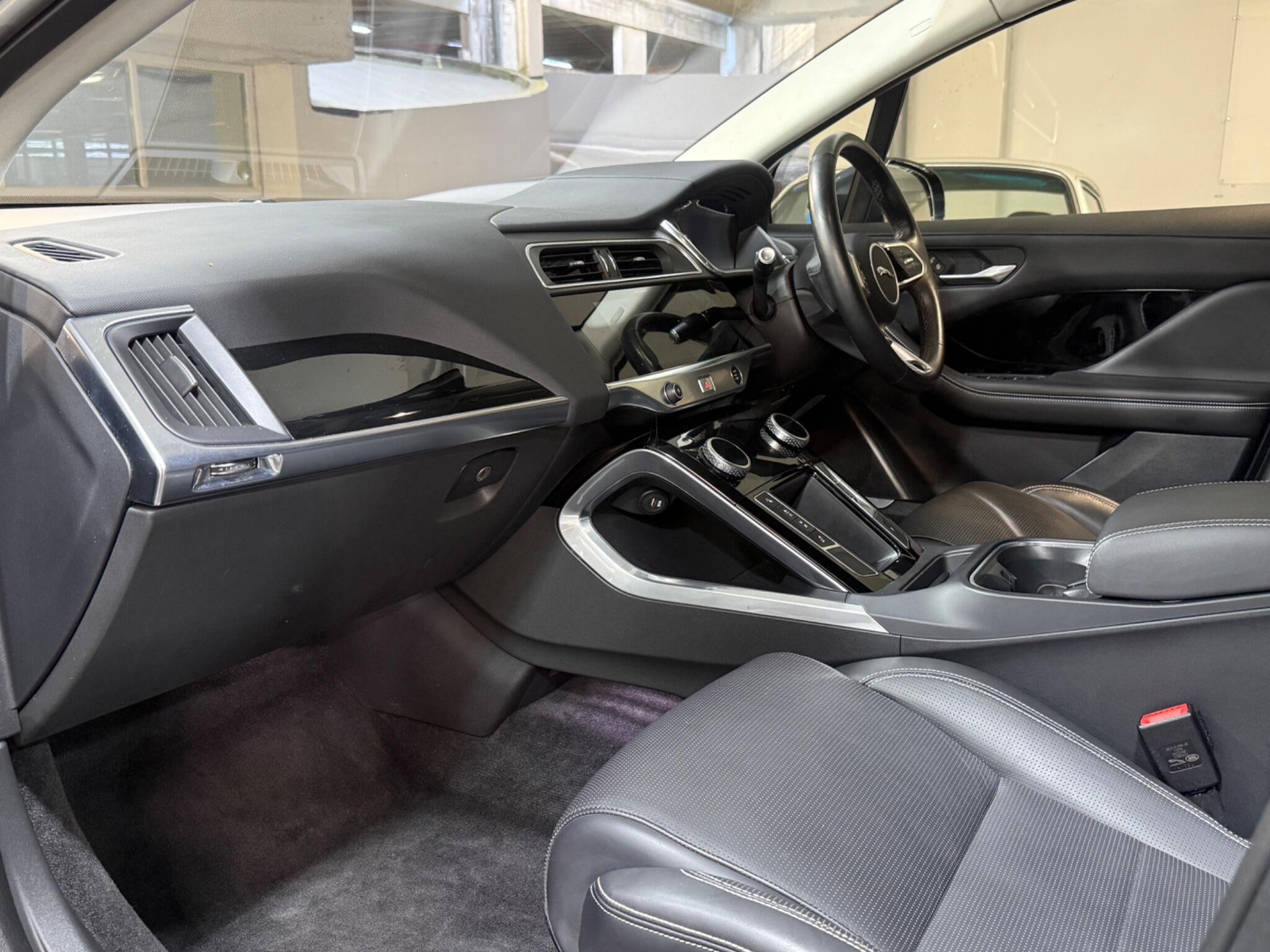 Jaguar I-Pace - Image 10