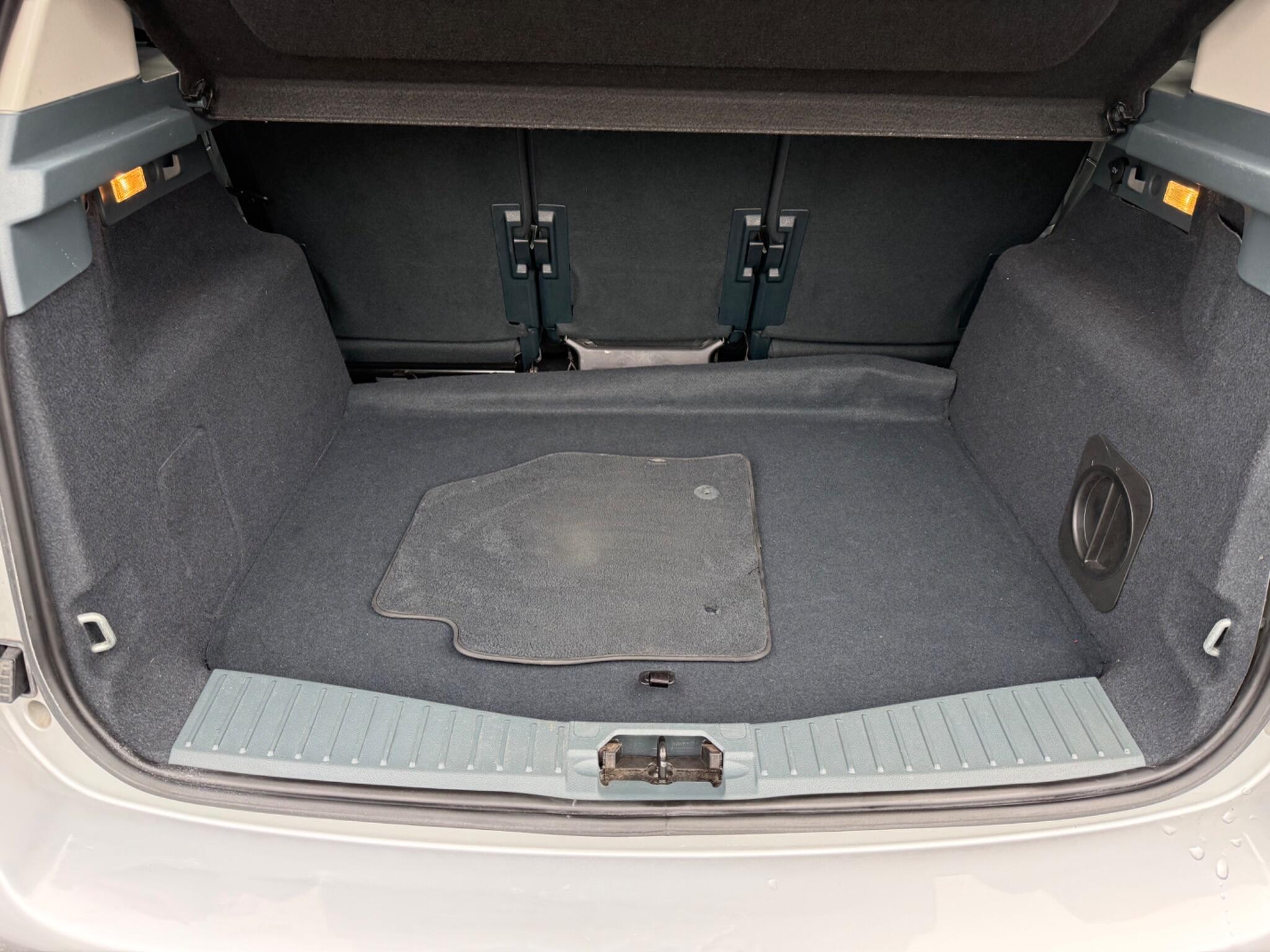 Ford C-MAX - Image 44
