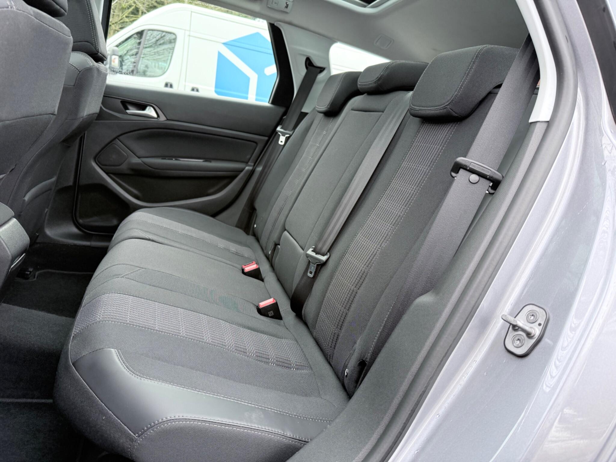 Peugeot 308 SW - Image 24
