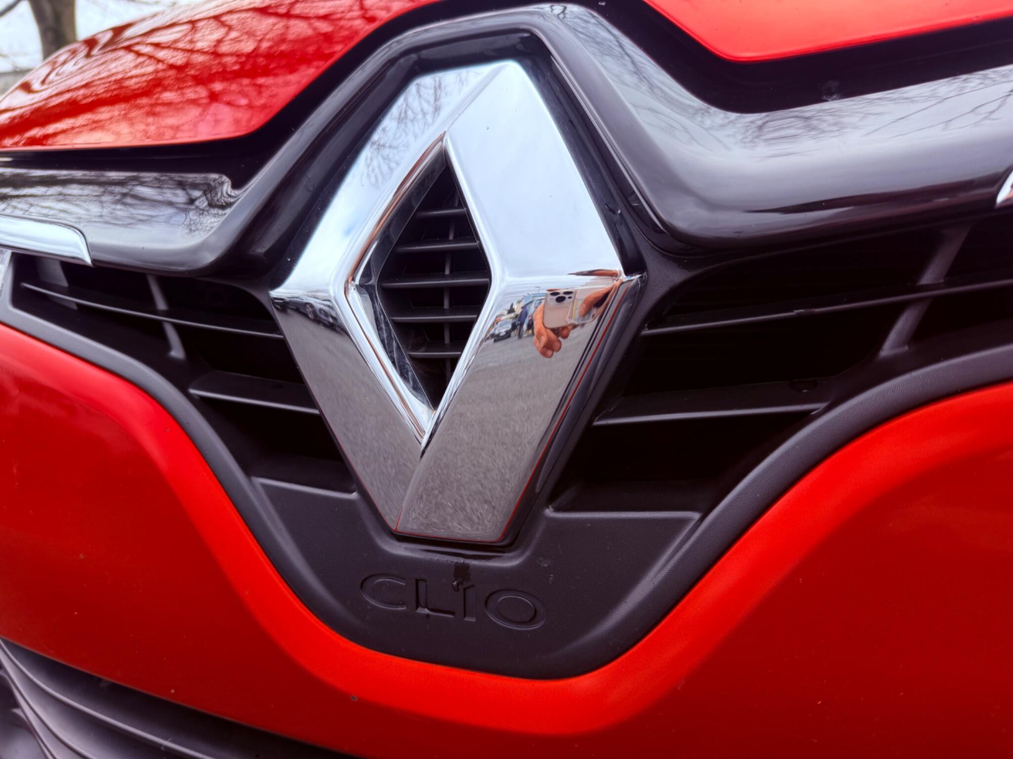Renault Clio - Image 55