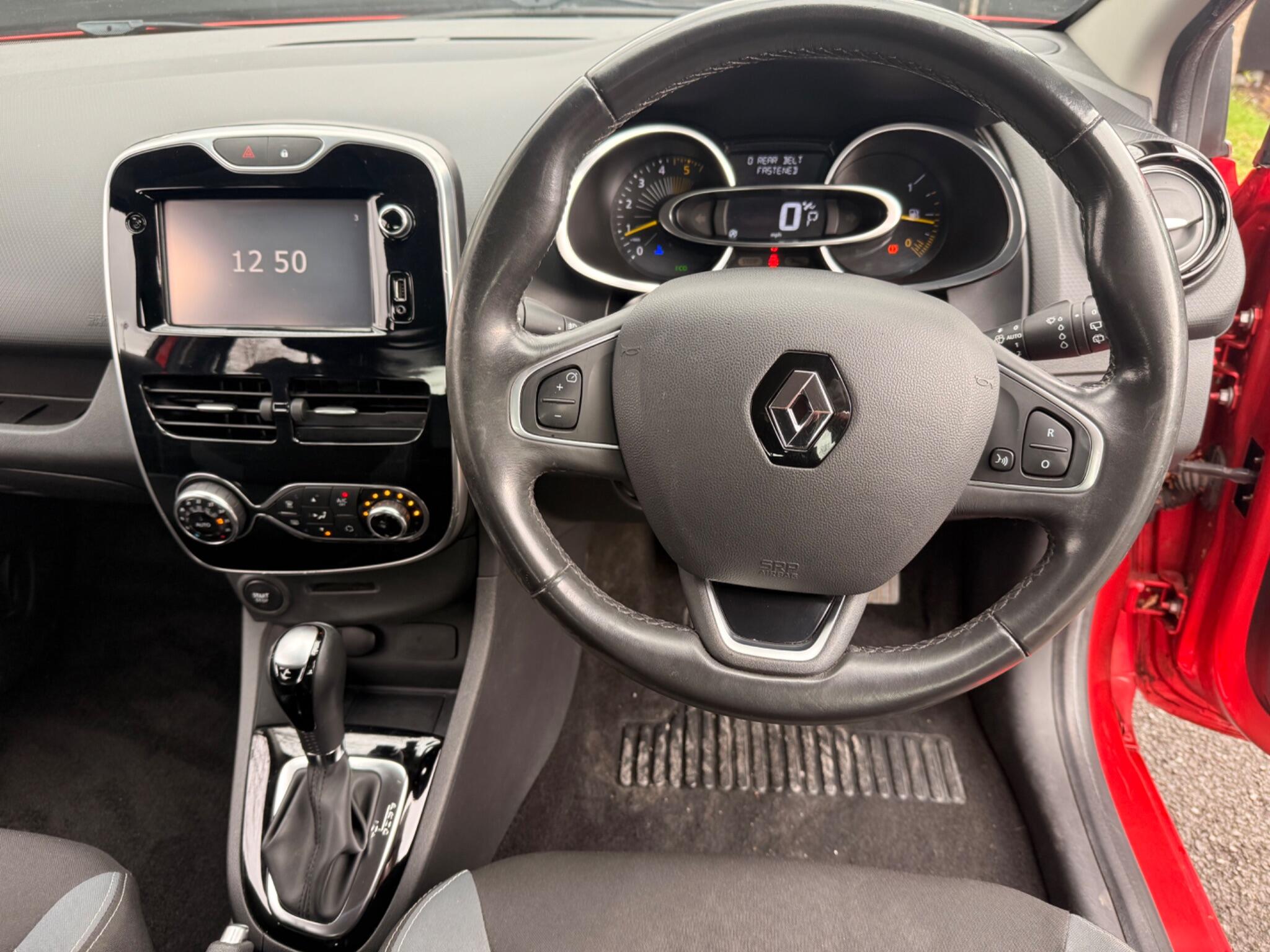 Renault Clio - Image 35
