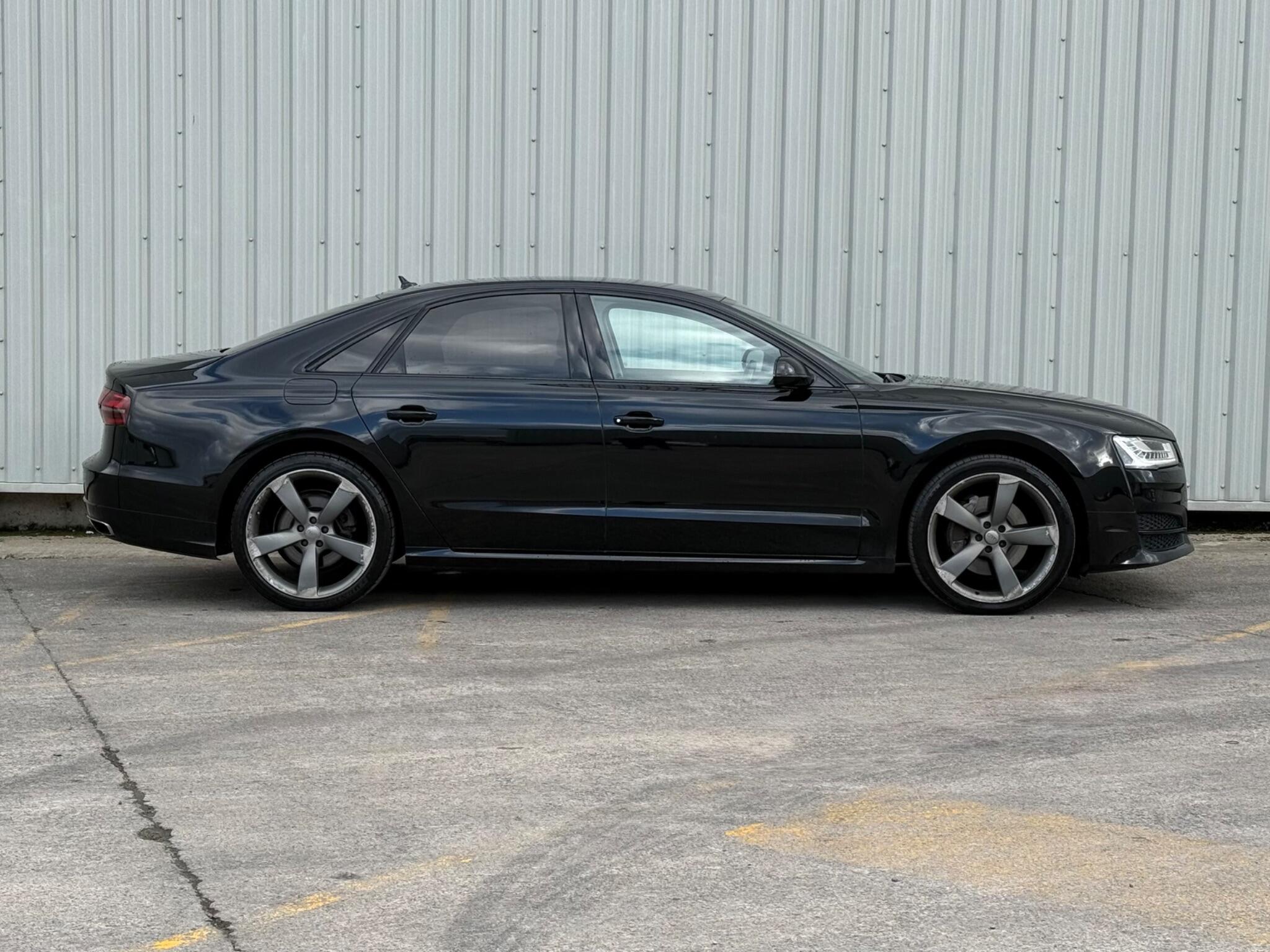 Audi A8 - Image 9