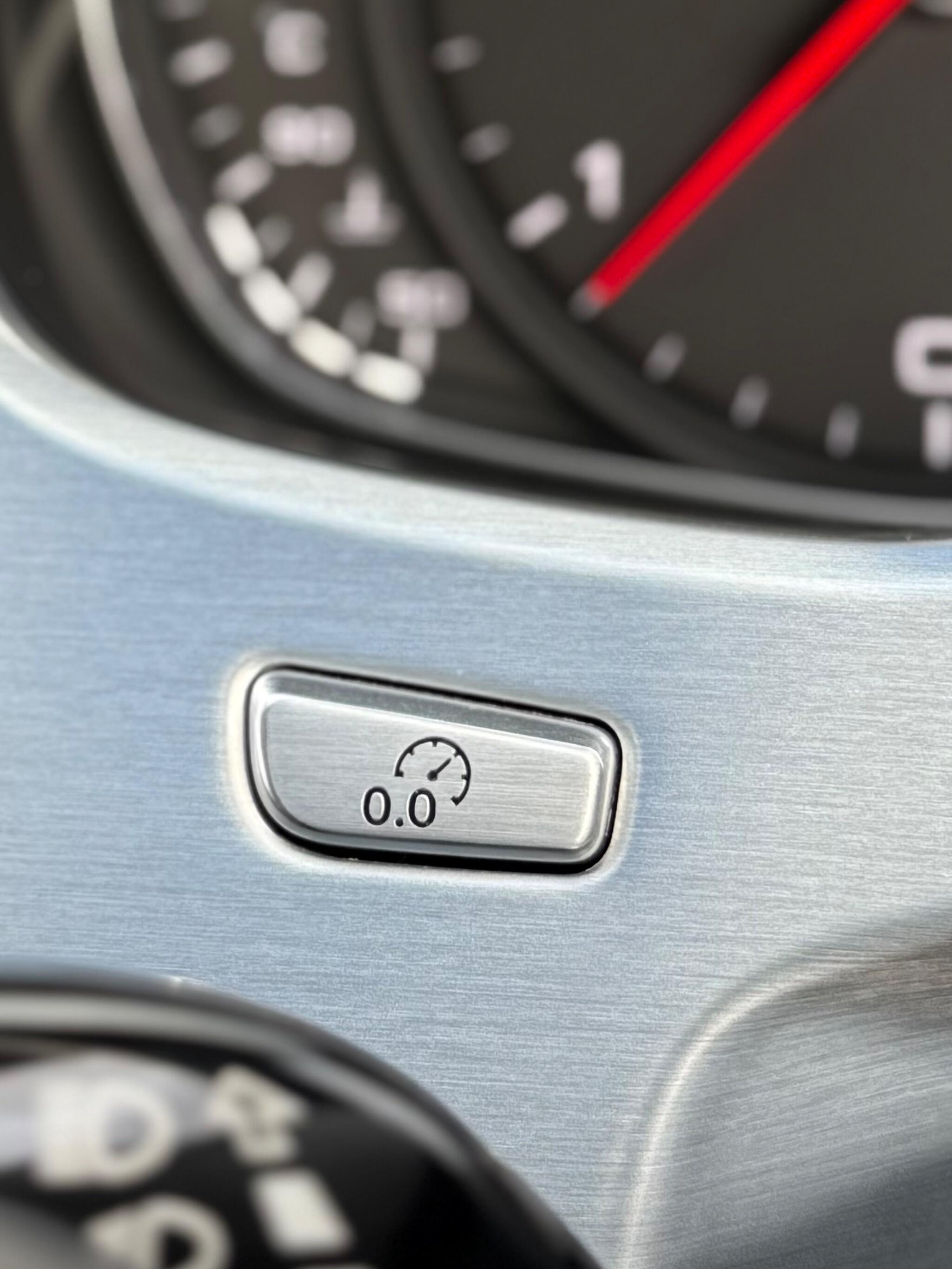 Audi A8 - Image 46